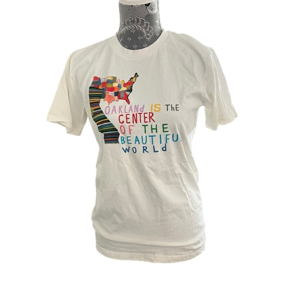 Oaklandish Oakland is the Center of the Beautiful World Short Sleeve Tee Small